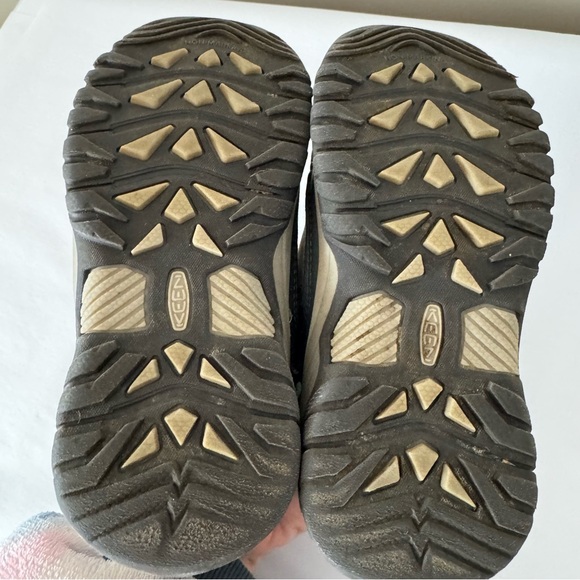 KEEN Size 10 Toddler Little Boys Waterproof  Hiking Boots - Picture 5 of 6